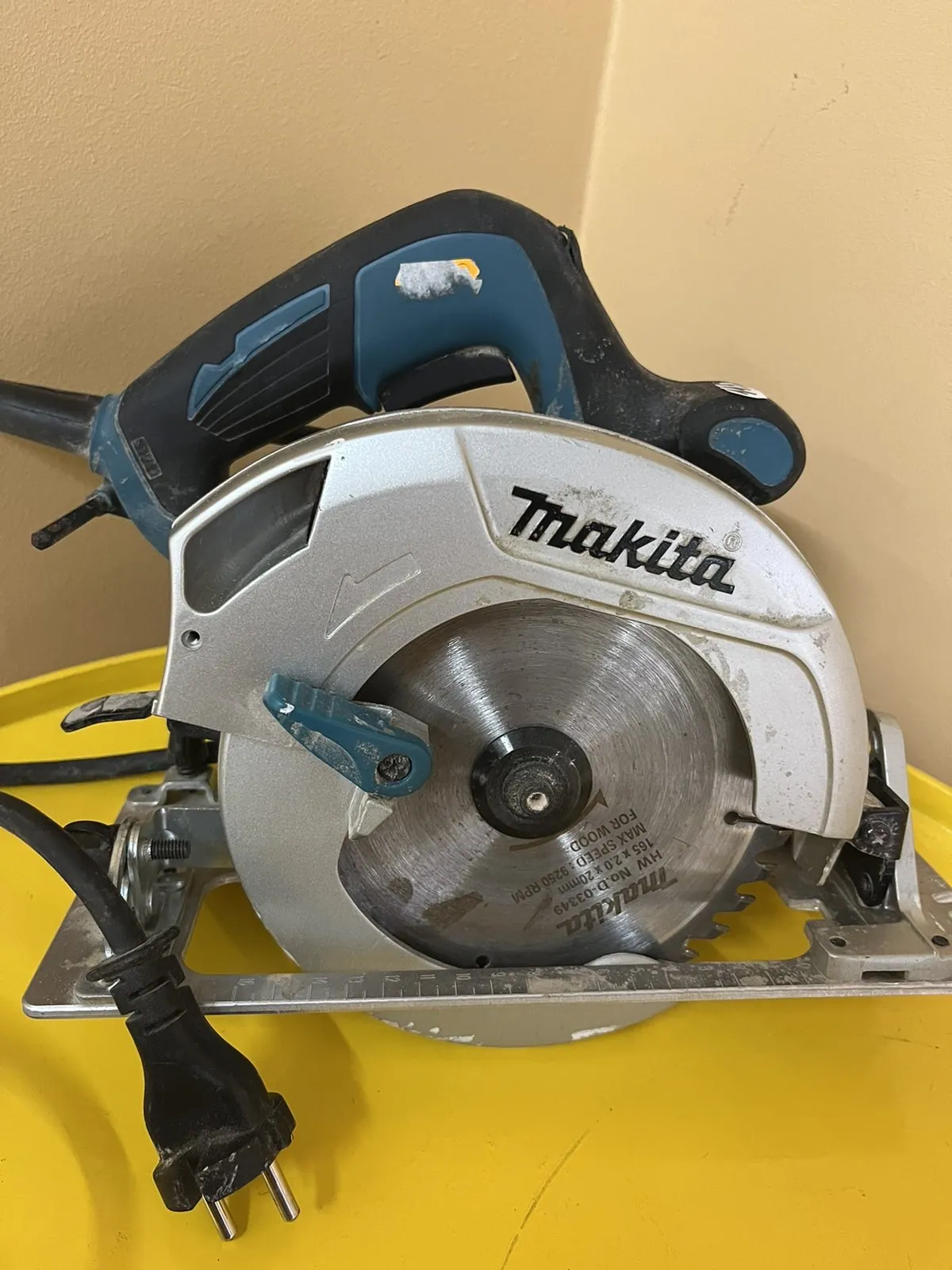 Электрическая циркулярная пила Makita HS6601 | № 9