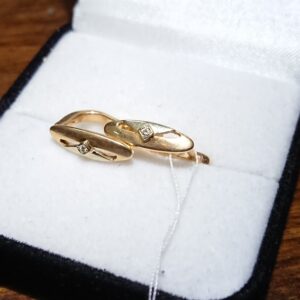 Kuld kõrvarõngad teemantidega