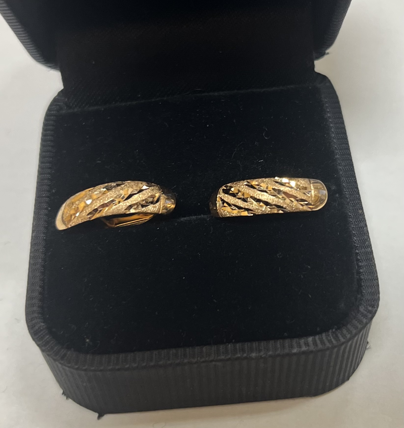 Kuld kõrvarõngad 585 proov | № 786